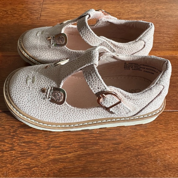 🐰NWOT Harper Kids Light Gray Dress Shoes with T-Strap / Bunny Ears - Sz 9 - Picture 2 of 8